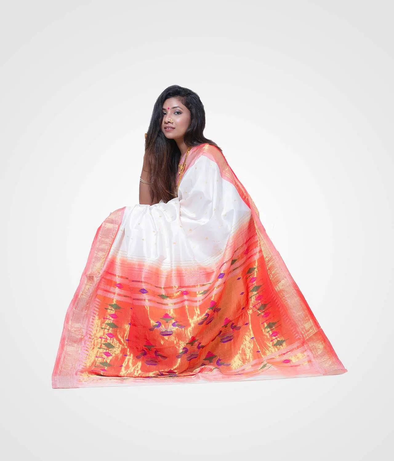 Pure White Original Silk Hand Woven Paithani Saree